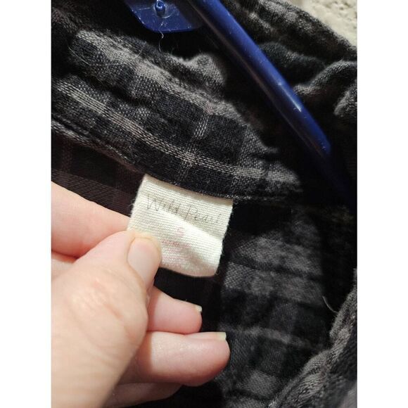 Wild Pearl S button up top - Picture 9 of 10